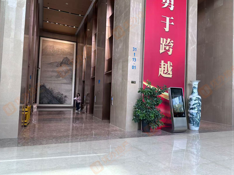 中铁卓越中心实景效果图